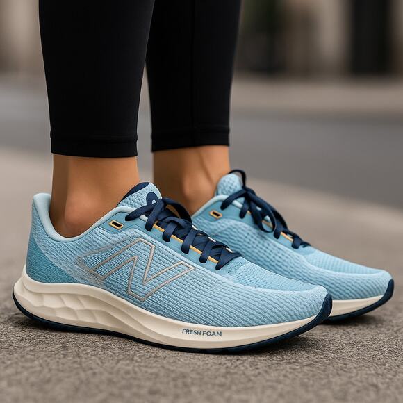 New Balance Fresh Foam Arishi v4 Blue Running Shoes Women’s 7.5 Lightweight - Picture 1 of 9